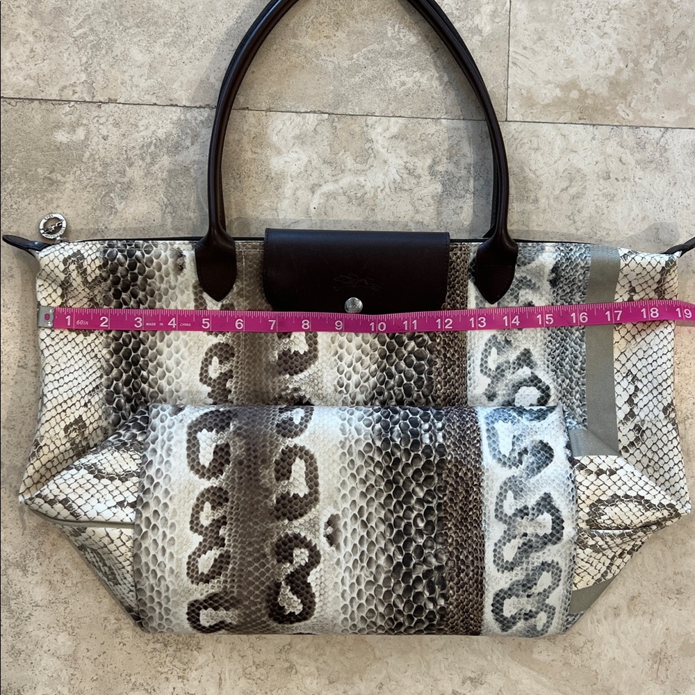 Long champ RARE snakeskin print large tote - Picture 8 of 10